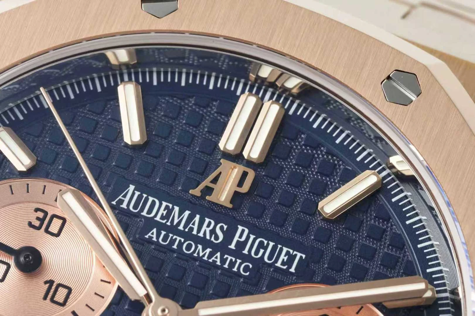 AP Royal Oak Chrono 26240 RG DDF 1:1 Best Edition Blue/RG Dial on RG Bracelet DD4401 Super Clone Weight (SW Dial) 22 9a4a26d6a8afbbb AMO Watch