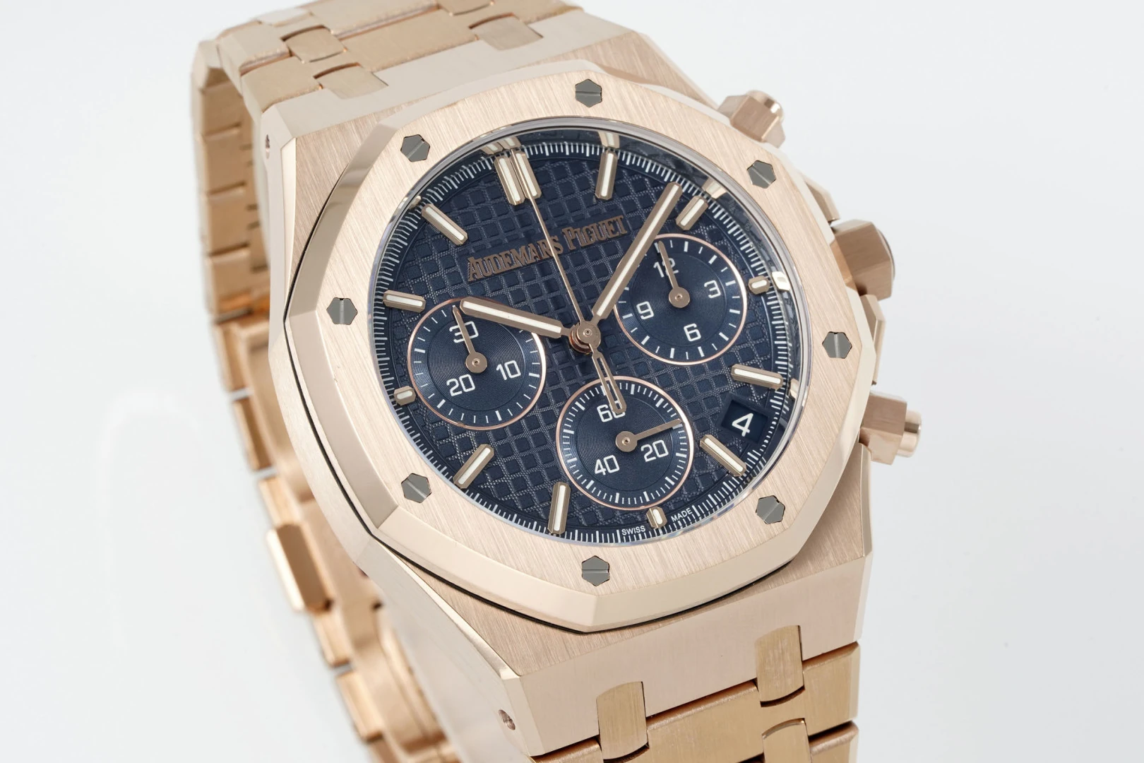 AP Royal Oak Chrono 26240 RG DDF 1:1 Best Edition Blue Dial on RG Bracelet DD4401 Super Clone Weight (SW Dial) 21 c3dae9f7a6b4ac6 AMO Watch