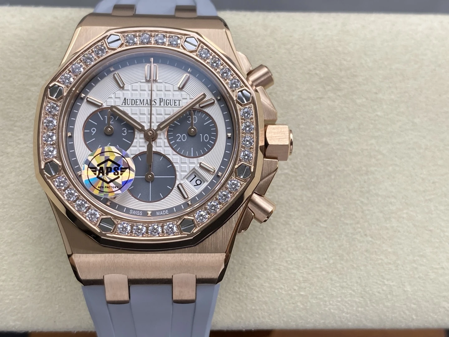 AP Royal Oak Chrono 26231 RG APSF 1:1 Best Edition White Dial on Gray Rubber Strap A2385 34 cdc5a1fb864f947 阿默表行AmoWatch