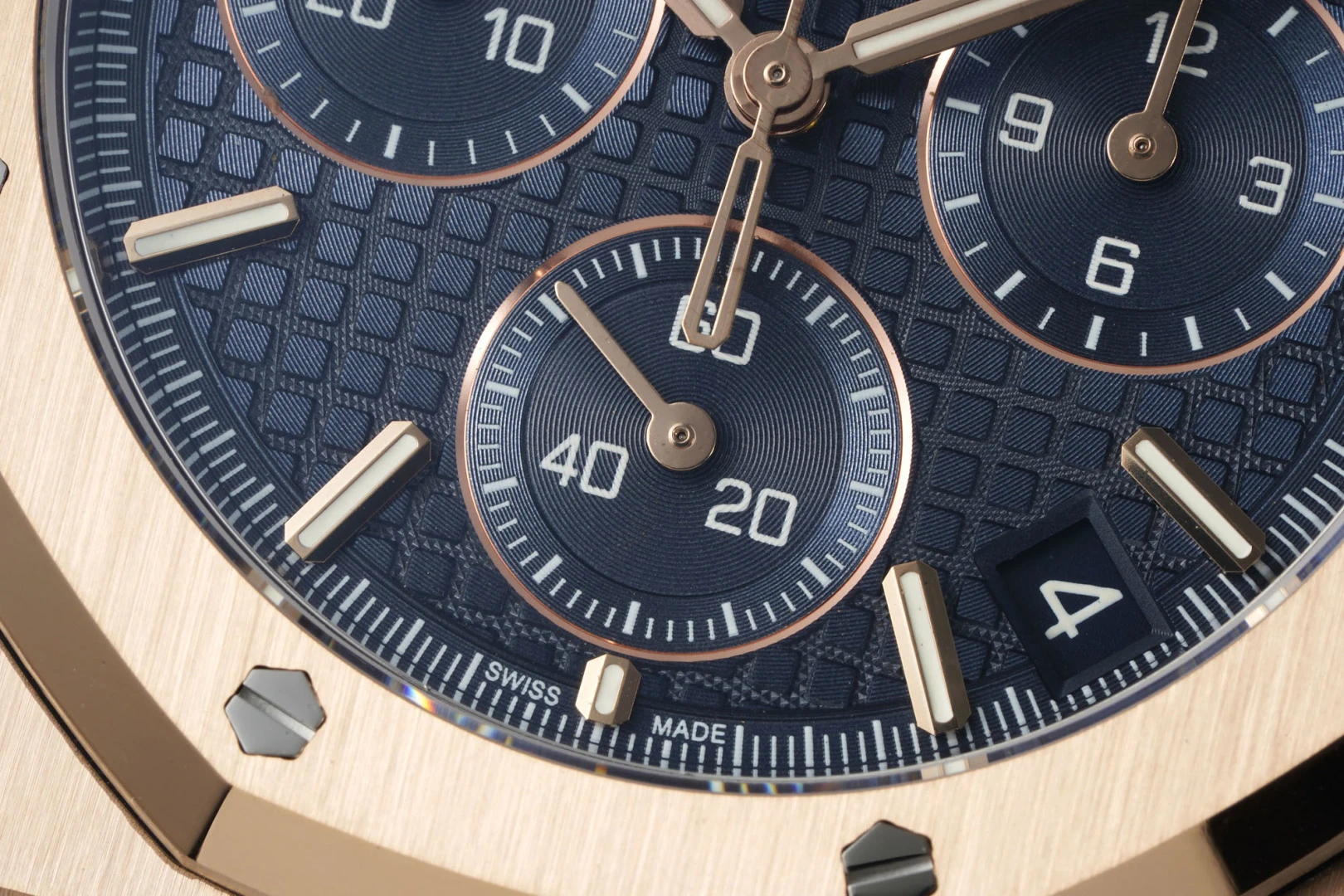 AP Royal Oak Chrono 26240 RG DDF 1:1 Best Edition Blue Dial on RG Bracelet DD4401 Super Clone Weight (SW Dial) 23 db76c3c5ecf03af AMO Watch