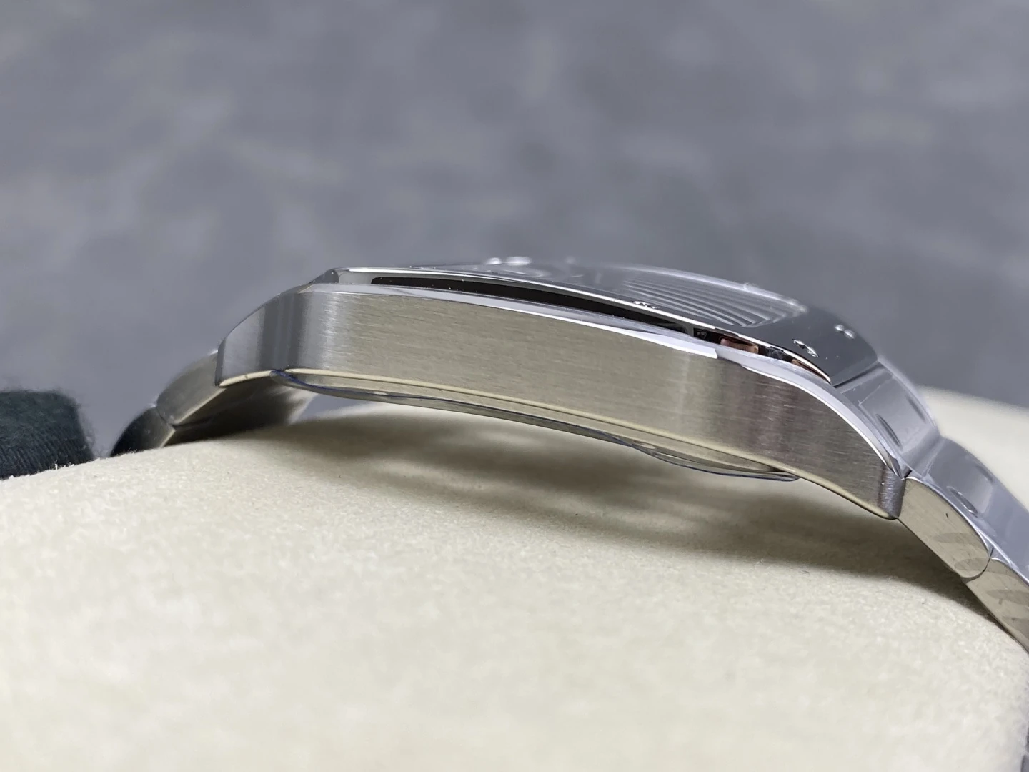 Cartier Santos Skeleton SS RICH 1:1 Best Edition Skeleton Dial 9611MC Super Clone 42 e1f14fcc30ab61c AMO Watch