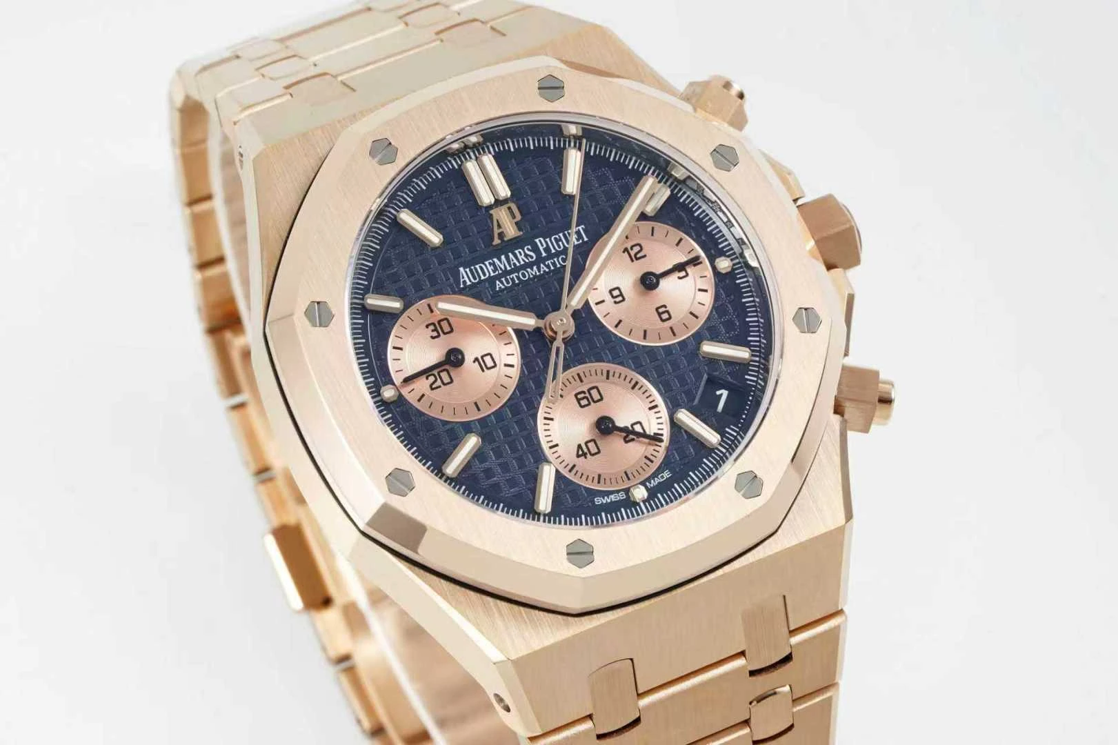 AP Royal Oak Chrono 26240 RG DDF 1:1 Best Edition Blue/RG Dial on RG Bracelet DD4401 Super Clone Weight (SW Dial) 21 e39183227c68388 AMO Watch