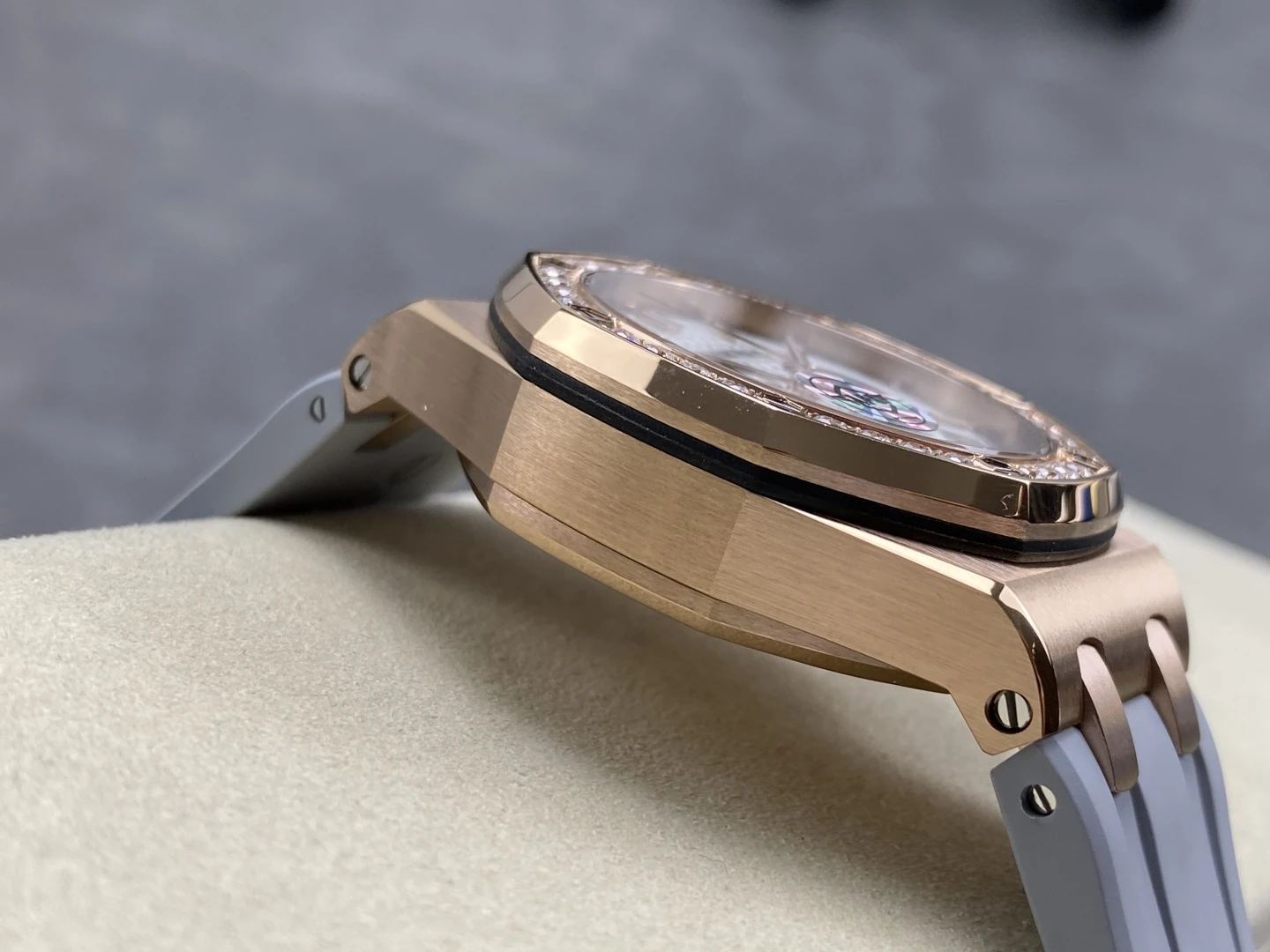 AP Royal Oak Chrono 26231 RG APSF 1:1 Best Edition White Dial on Gray Rubber Strap A2385 40 e808f802733517c 阿默表行AmoWatch