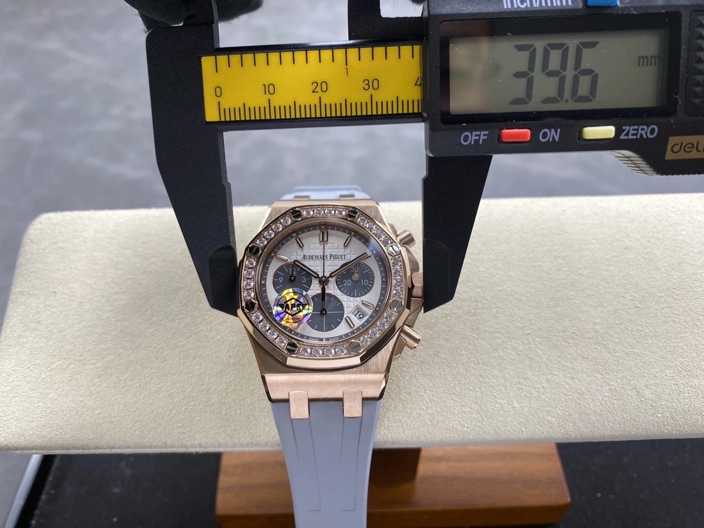 AP Royal Oak Chrono 26231 RG APSF 1:1 Best Edition White Dial on Gray Rubber Strap A2385 47 eb195644195ec3f 阿默表行AmoWatch