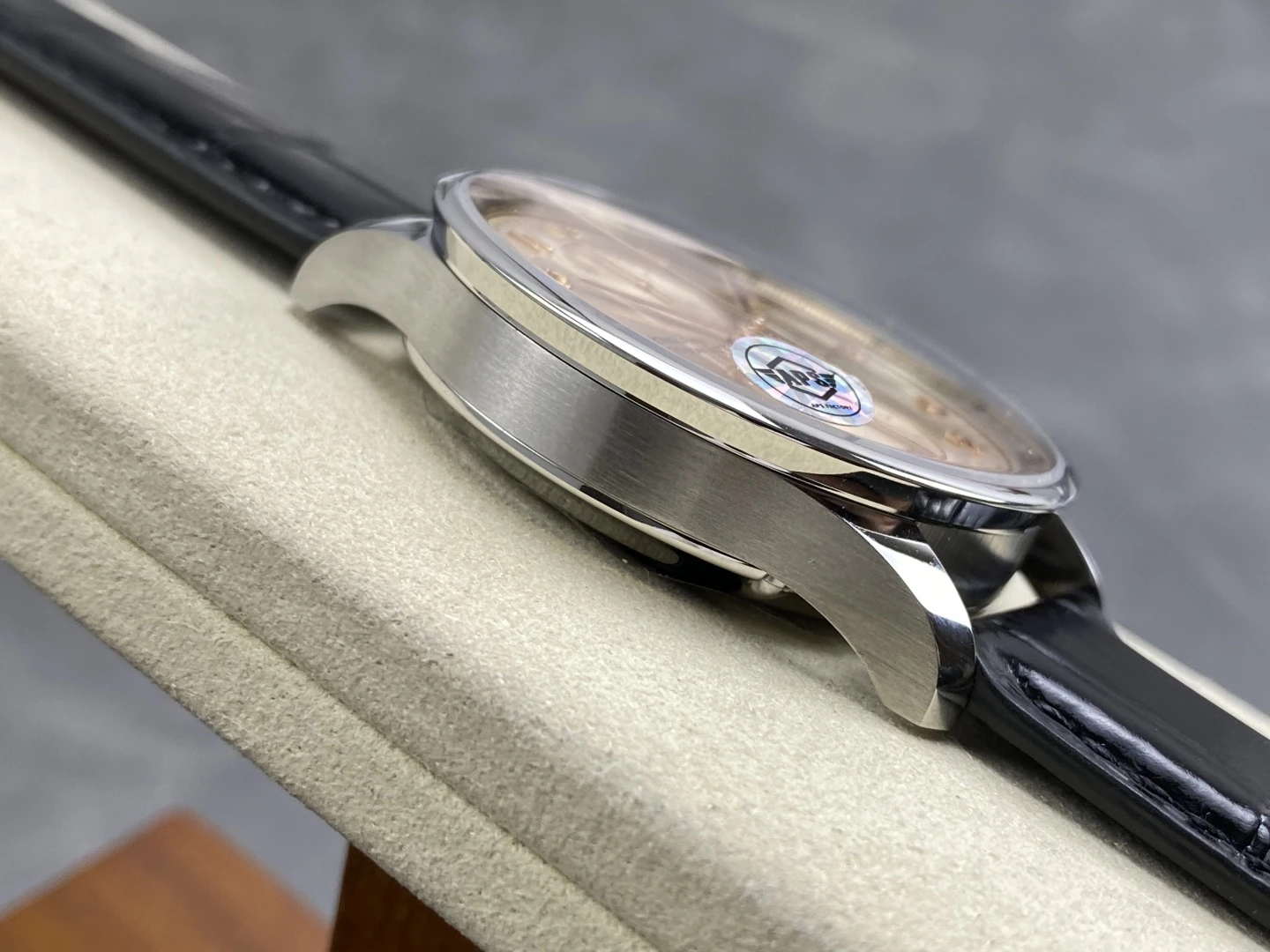 IWC Portuguese Chrono IW371624 SS APSF 1:1 Best Edition RG Dial on Black Leather Strap SA69385 Super Clone 29 f093cdc2e0ef57f 1 AMO Watch