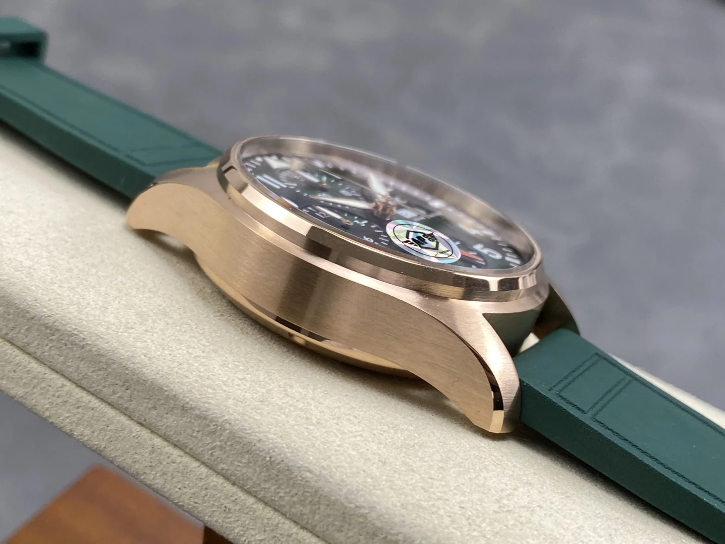 IWC Pilot Chrono IW388110 RG APSF 1:1 Best Edition Green Dial on Green Leather Strap SA69385 Super Clone 31 f25147ca1a2f965 阿默表行AmoWatch