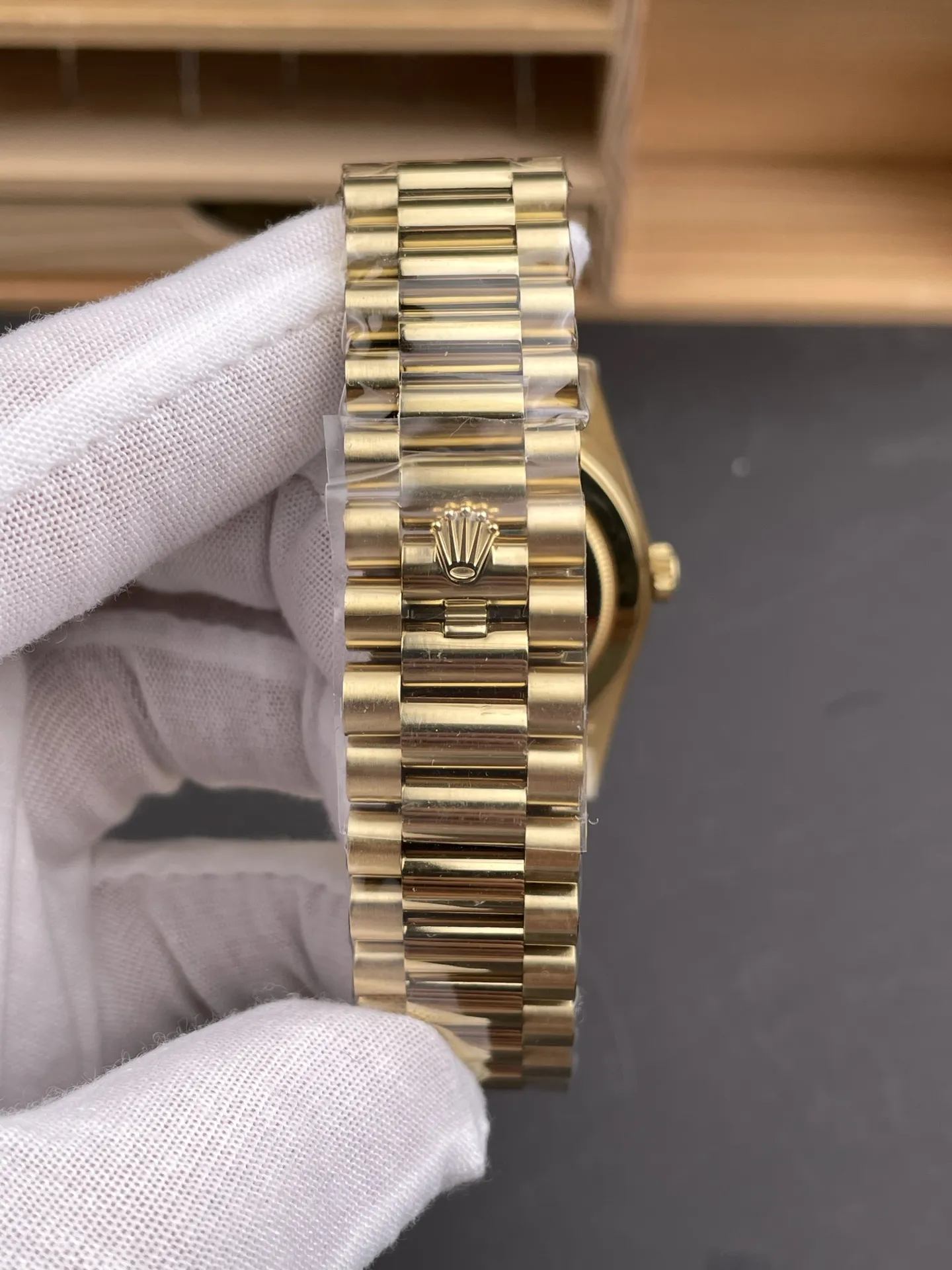 Rolex Day Date 40 YG 228238 RCF 1:1 Best Edition MOP Dial on President Bracelet VR3255 (211g) 32 1056453b0b09a93 AMO Watch