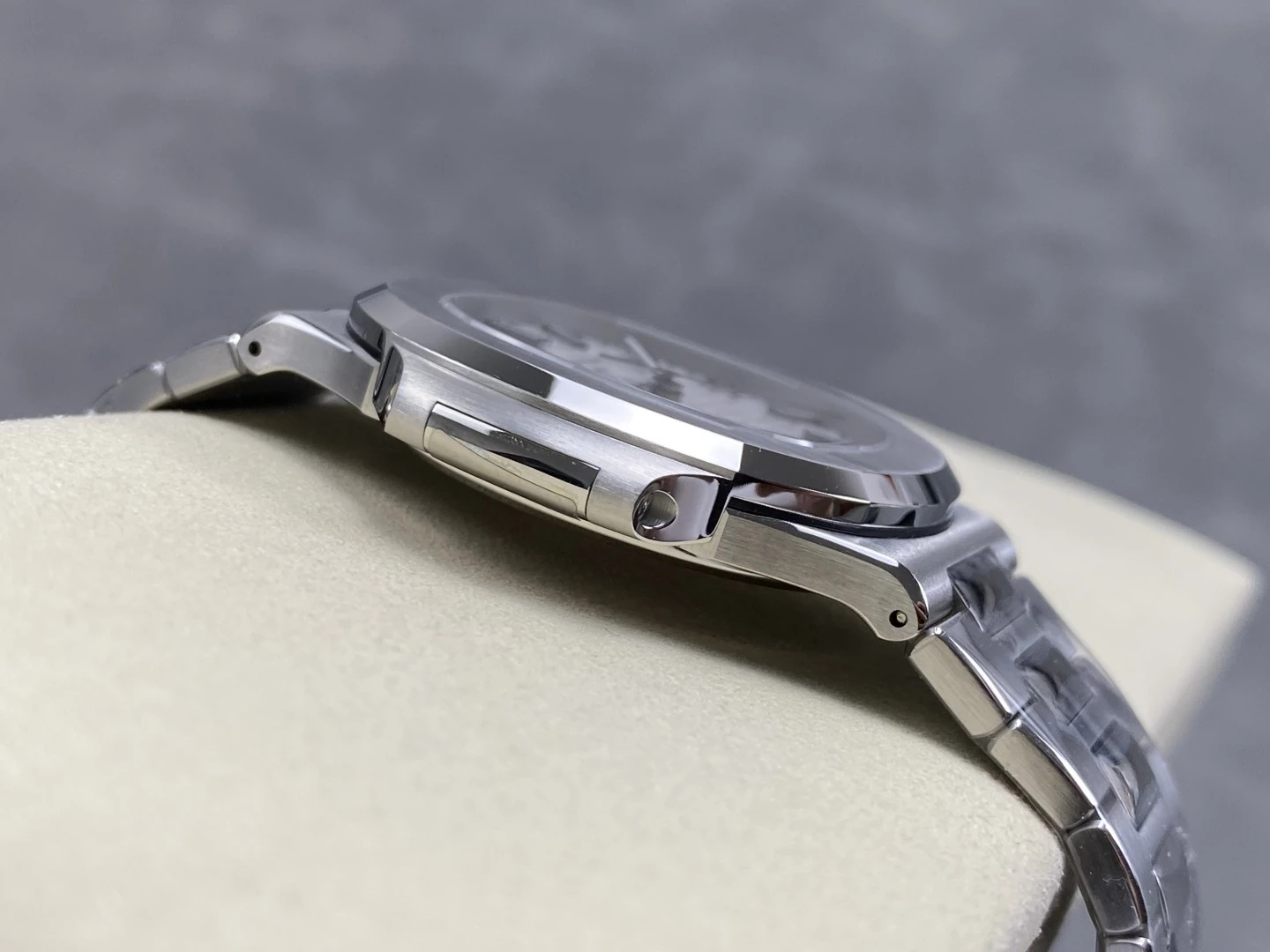 PP Nautilus 5711 DDF 1:1 Best Edition White Dial on SS Bracelet DD324 Super Clone V2 27 705ad331e1a887a AMO Watch