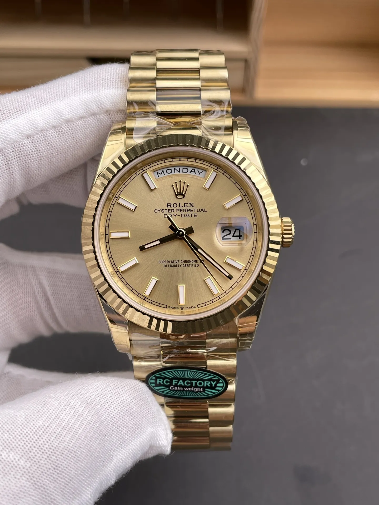 Rolex Day Date 40 YG 228238 RCF 1:1 Best Edition YG Dial on President Bracelet VR3255 (211g) 25 8e9e935064e25cb AMO Watch