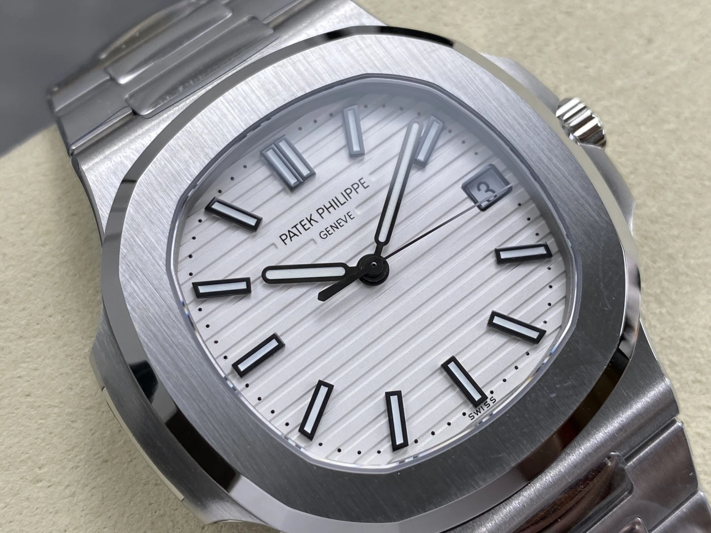 PP Nautilus 5711 DDF 1:1 Best Edition White Dial on SS Bracelet DD324 Super Clone V2 24 9f594b9988c79fb AMO Watch