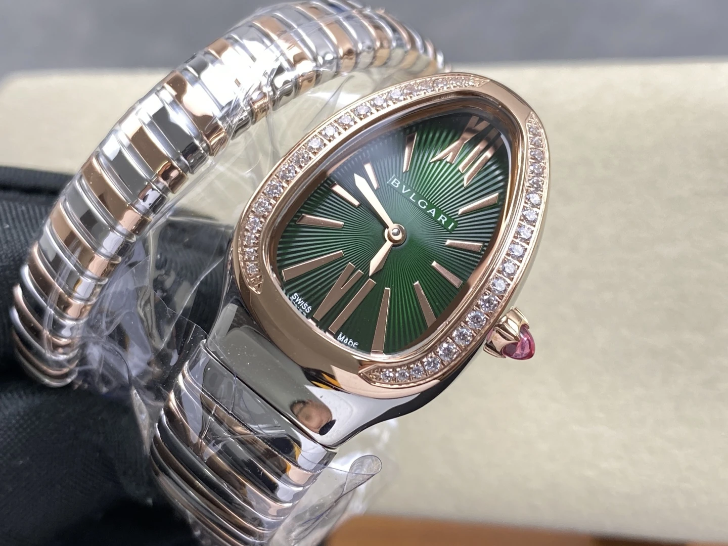 BVLGARI Serpenti 102790 SS/RG BVF 1:1 Best Edition Green Dial on SS/RG Bracelet ETA Quartz 22 b2a15eb59fb5a04 AMO Watch