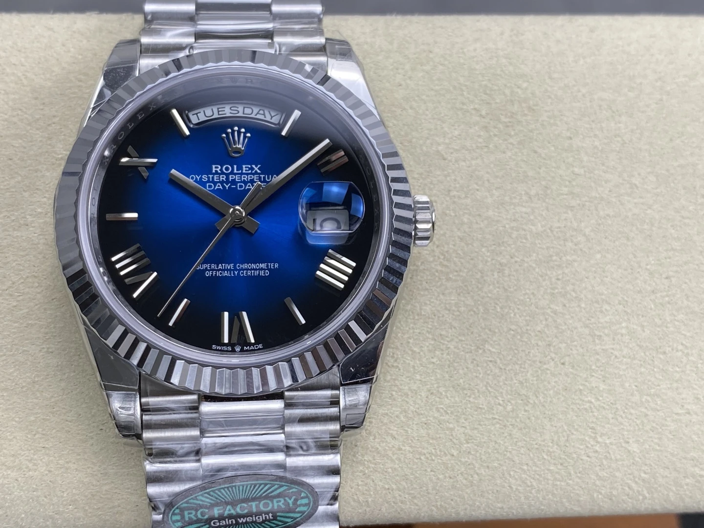 Rolex Day Date 40 SS 228236 RCF 1:1 Best Edition White Gradient Blue Roman Dial on President Bracelet VR3255 (211g) 22 d3b78af71c2d2ad AMO Watch