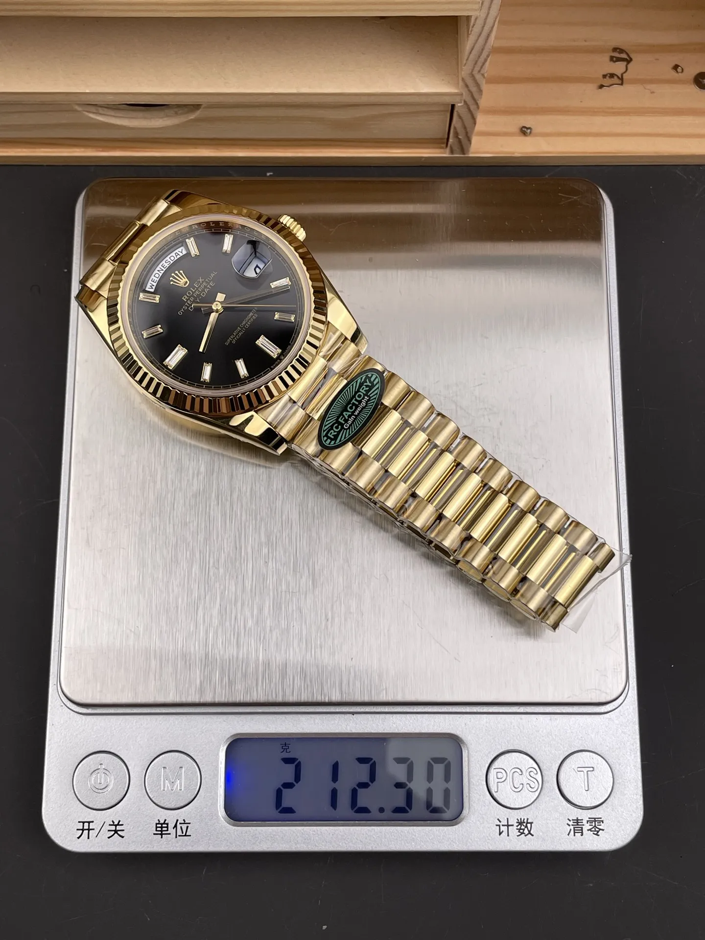 Rolex Day Date 40 YG 228238 RCF 1:1 Best Edition Black Dial on President Bracelet VR3255 (211g) 21 db38eaaf2df82f8 AMO Watch