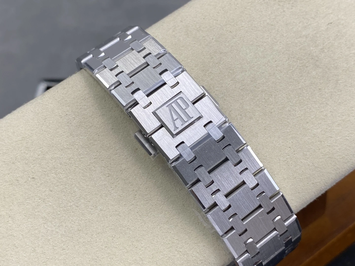 AP Royal Oak 41mm 15510ST SS APS Factory 1:1 Best Edition White Dial on SS Bracelet SA4302 Super Clone 36 0f62f92eab28627 AMO Watch