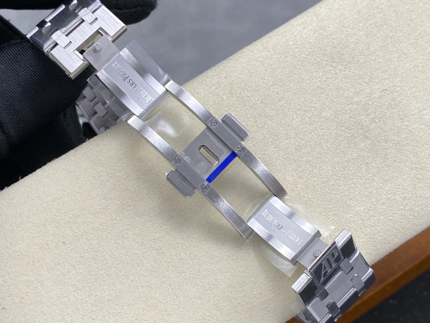 AP Royal Oak 41mm 15510ST SS APS Factory 1:1 Best Edition White Dial on SS Bracelet SA4302 Super Clone 37 783bf8318a7685c AMO Watch